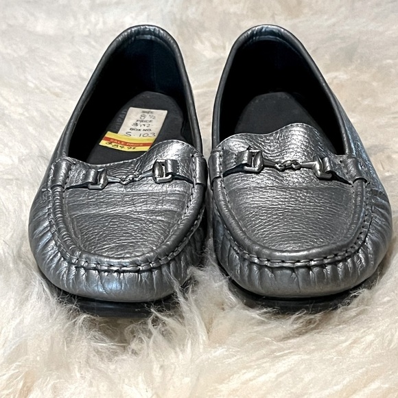 NWT SAS Silver Sparkle Tripad Comfort Cushioning Loafers Slip On Shoes - Picture 3 of 11